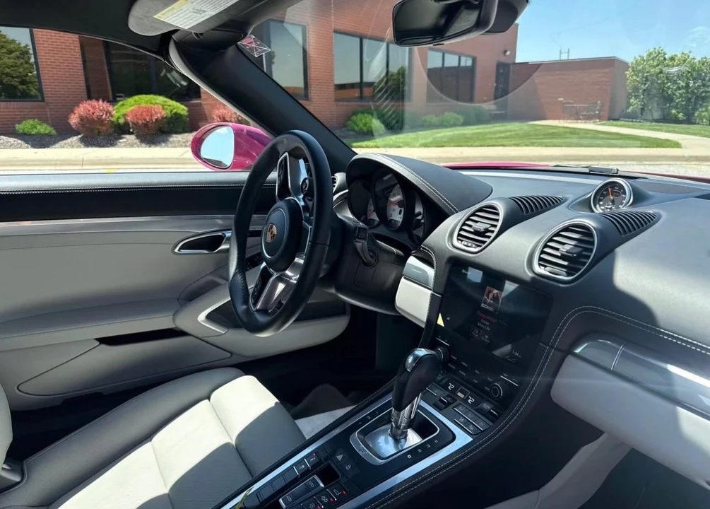 2024 Porsche 718 Boxster - Image 9 of 12