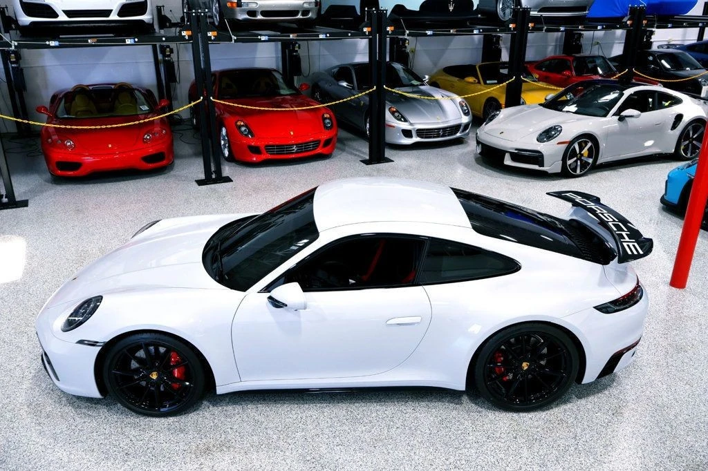 2024 Porsche - Image 4 of 12