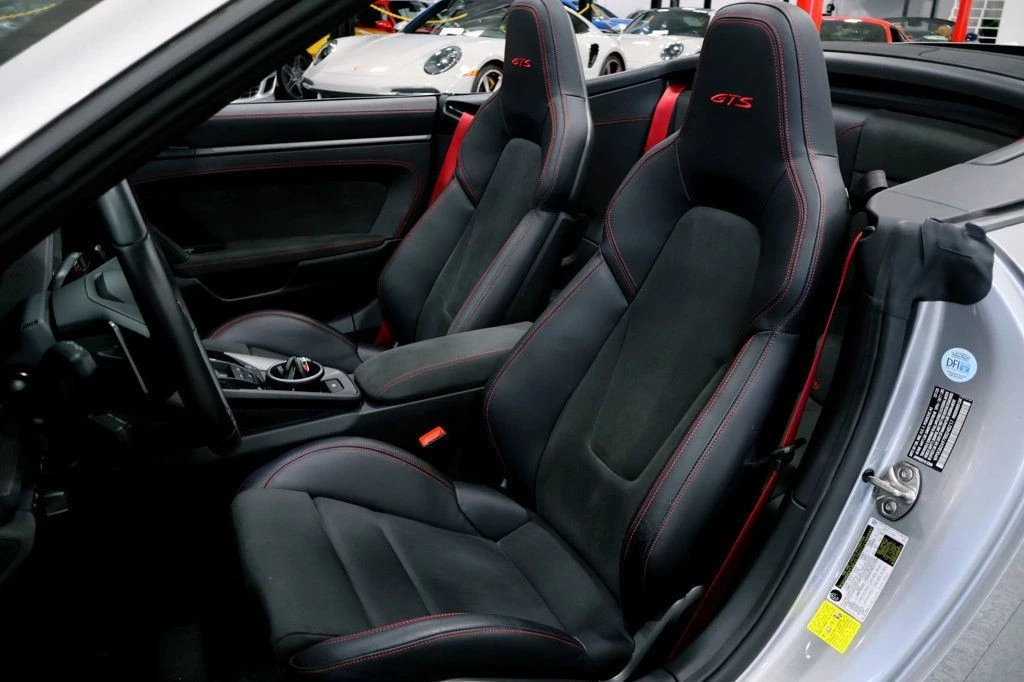 2024 Porsche - Image 8 of 12