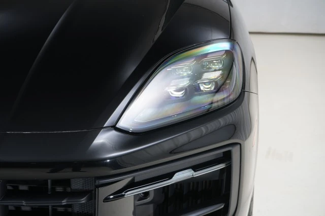 2024 Porsche 9Y0/9Y3 Cayenne - Image 16 of 21