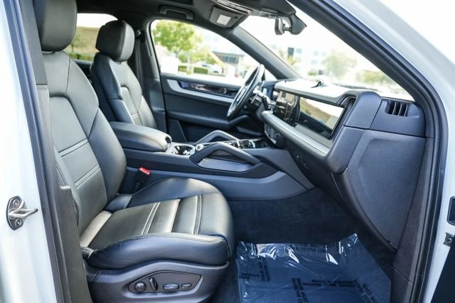 2024 Porsche 9Y0/9Y3 Cayenne - Image 17 of 31