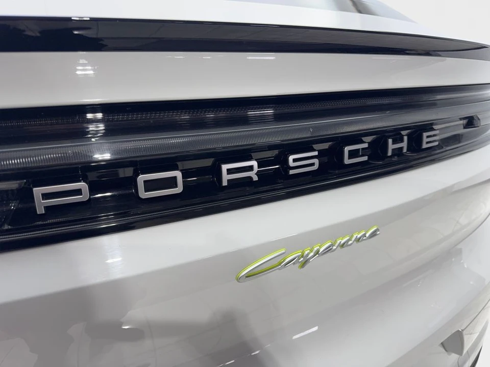 2024 Porsche 9Y0/9Y3 Cayenne - Image 21 of 21