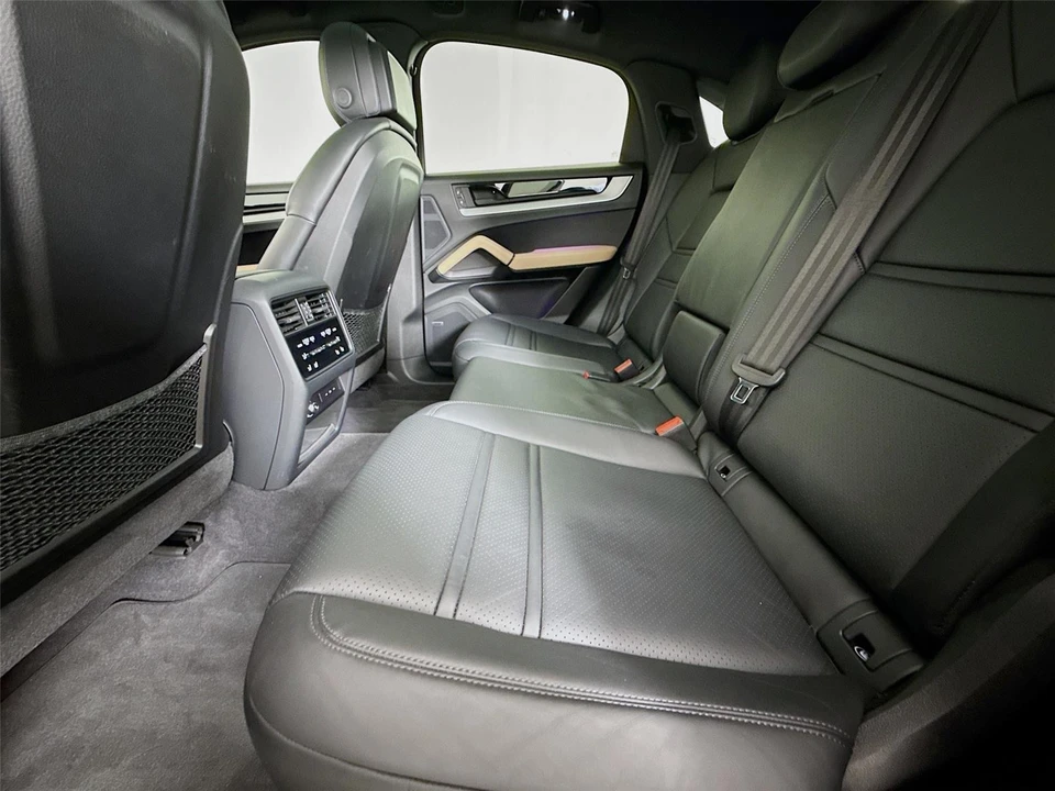 2024 Porsche 9Y0/9Y3 Cayenne Coupe - Image 18 of 31