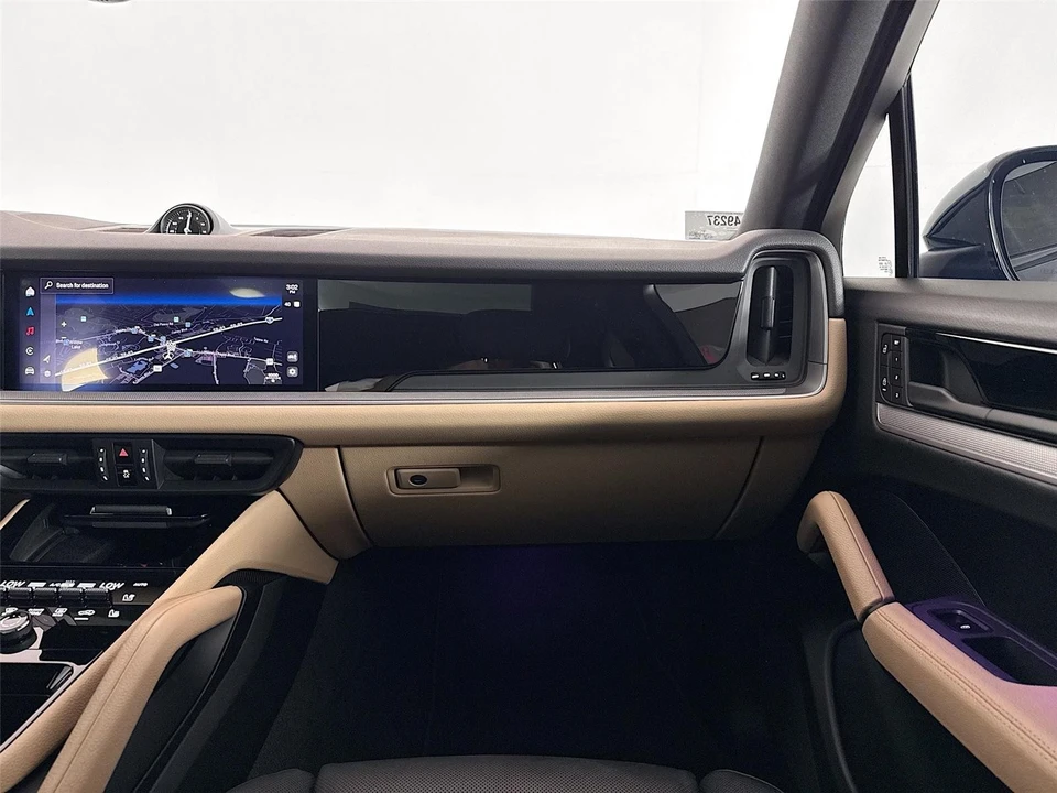 2024 Porsche 9Y0/9Y3 Cayenne Coupe - Image 24 of 31
