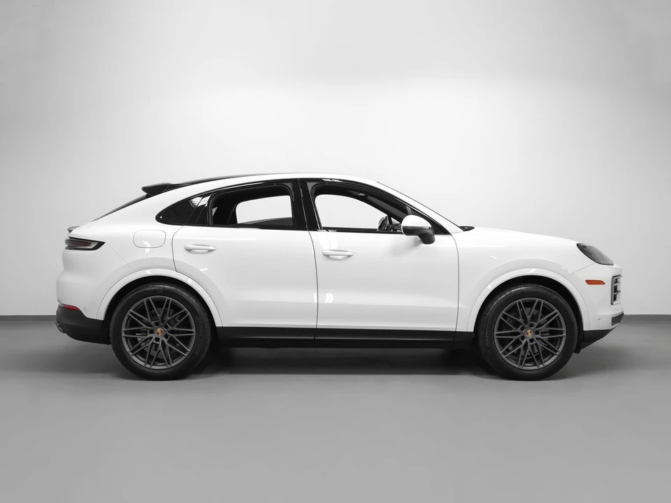 2024 Porsche 9Y0/9Y3 Cayenne Coupe - Image 13 of 31