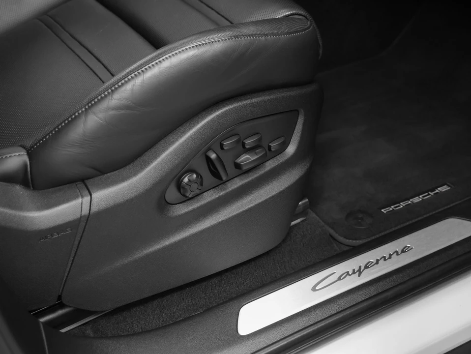 2024 Porsche 9Y0/9Y3 Cayenne Coupe - Image 19 of 31