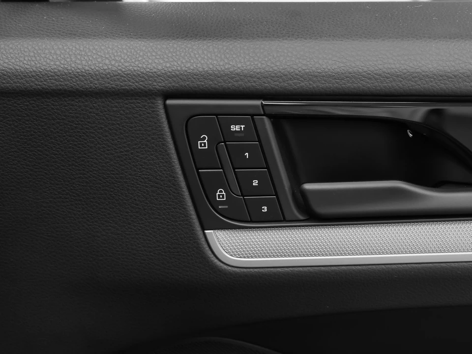 2024 Porsche 9Y0/9Y3 Cayenne Coupe - Image 20 of 31
