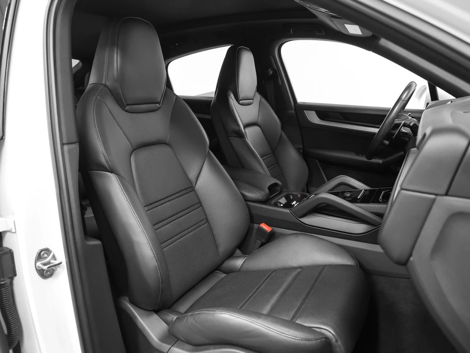 2024 Porsche 9Y0/9Y3 Cayenne Coupe - Image 21 of 31