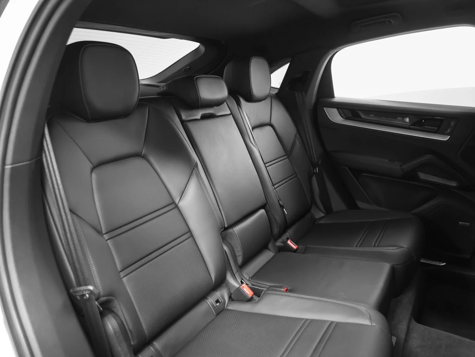 2024 Porsche 9Y0/9Y3 Cayenne Coupe - Image 23 of 31