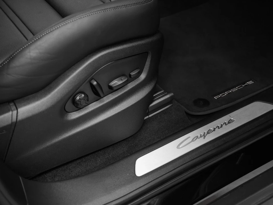 2024 Porsche 9Y0/9Y3 Cayenne Coupe - Image 20 of 31