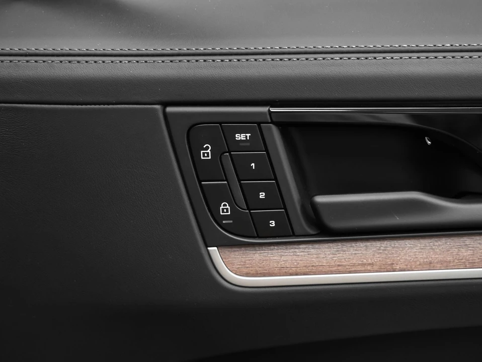 2024 Porsche 9Y0/9Y3 Cayenne Coupe - Image 21 of 31