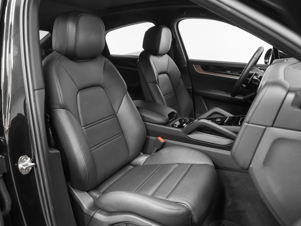 2024 Porsche 9Y0/9Y3 Cayenne Coupe - Image 22 of 31