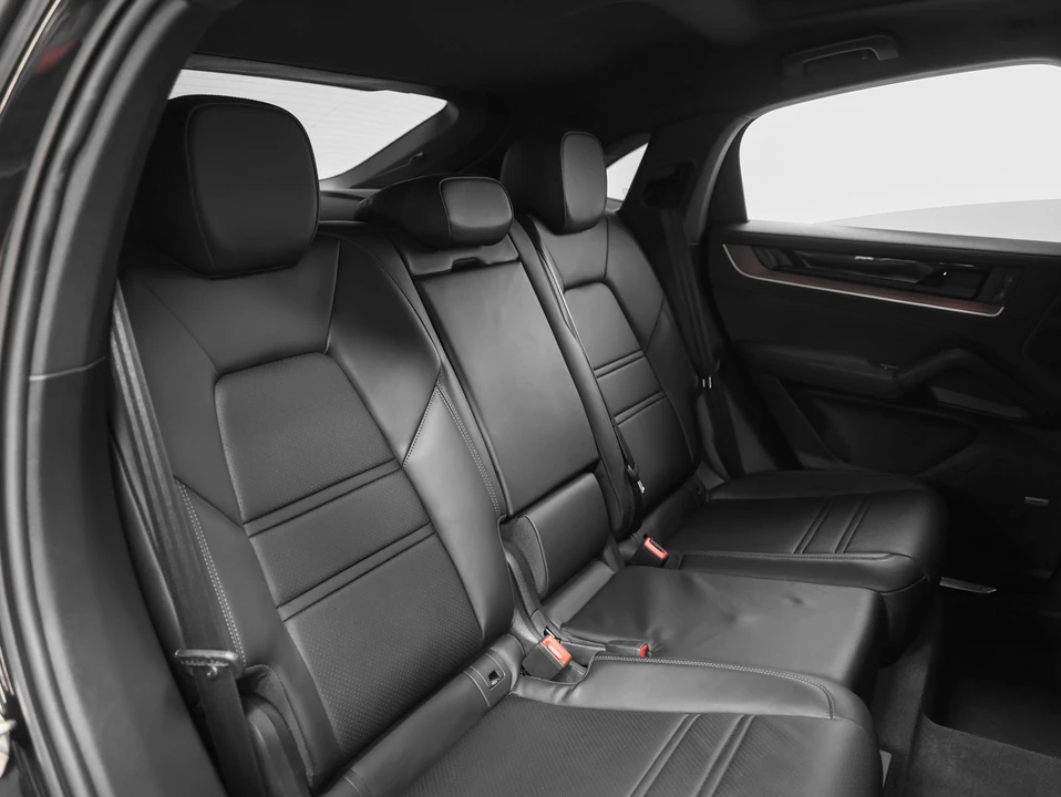 2024 Porsche 9Y0/9Y3 Cayenne Coupe - Image 27 of 31