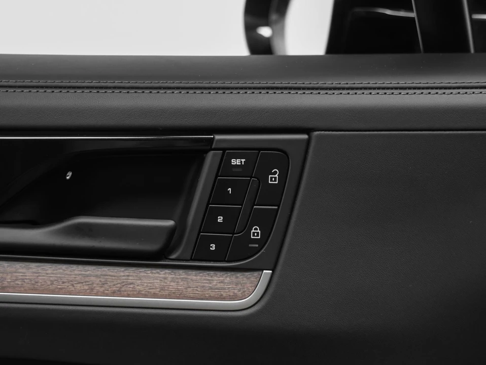 2024 Porsche 9Y0/9Y3 Cayenne Coupe - Image 30 of 31