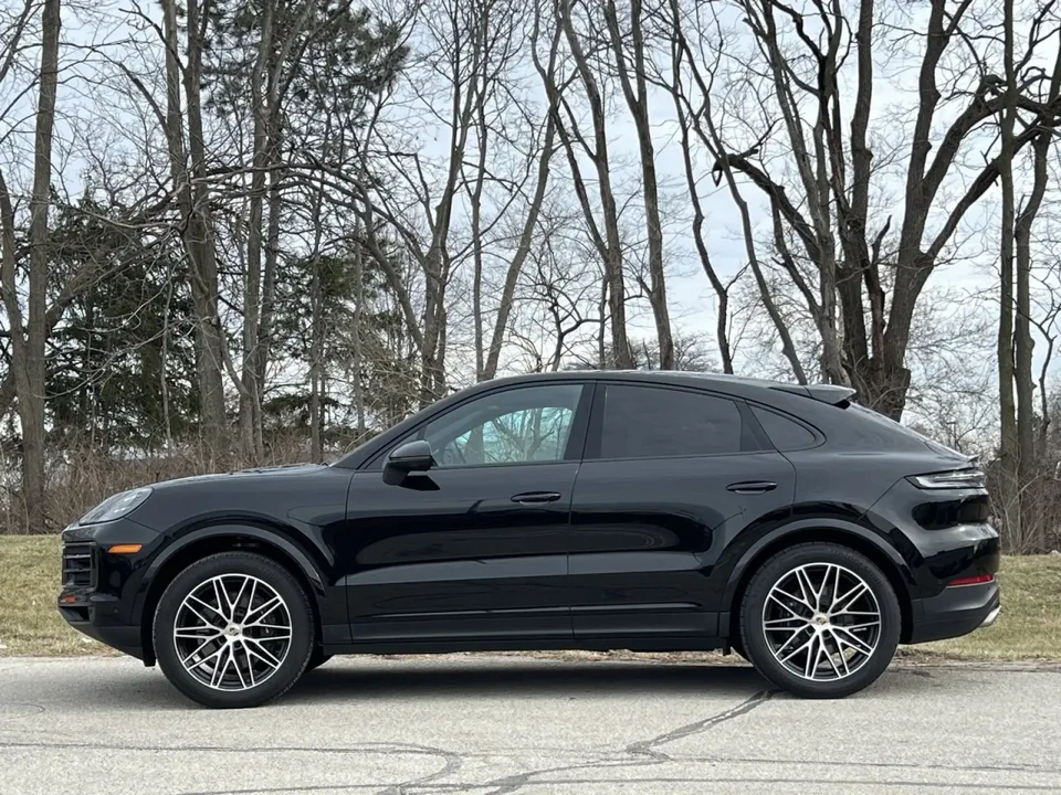 2024 Porsche 9Y0/9Y3 Cayenne - Image 2 of 8