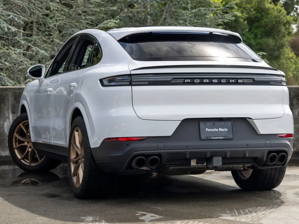 2024 Porsche 9Y0/9Y3 Cayenne - Image 3 of 8