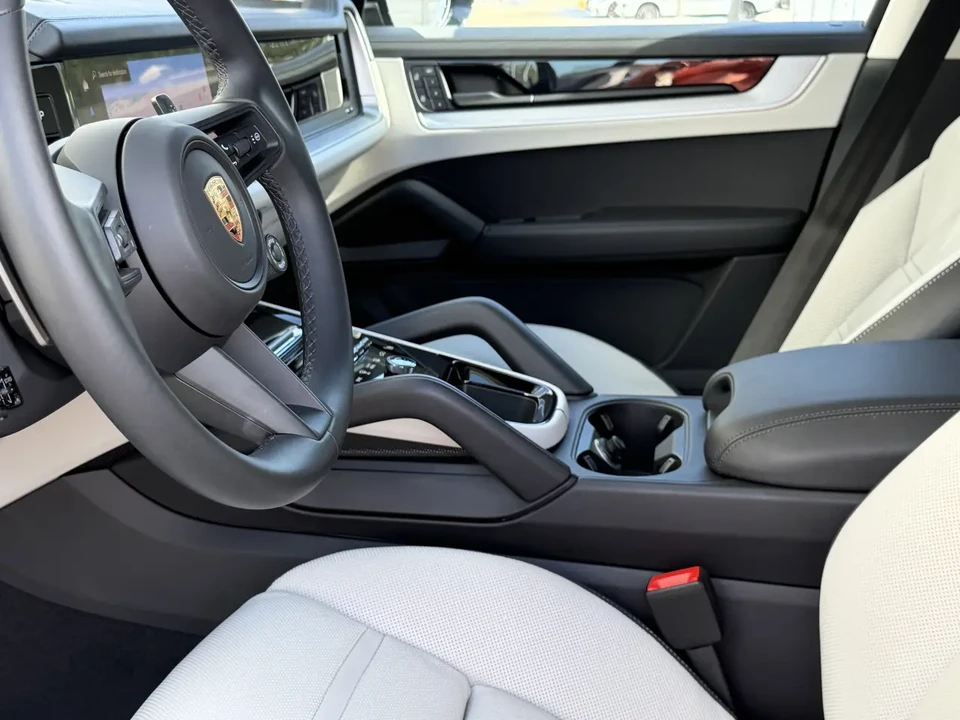 2024 Porsche 9Y0/9Y3 Cayenne - Image 4 of 11
