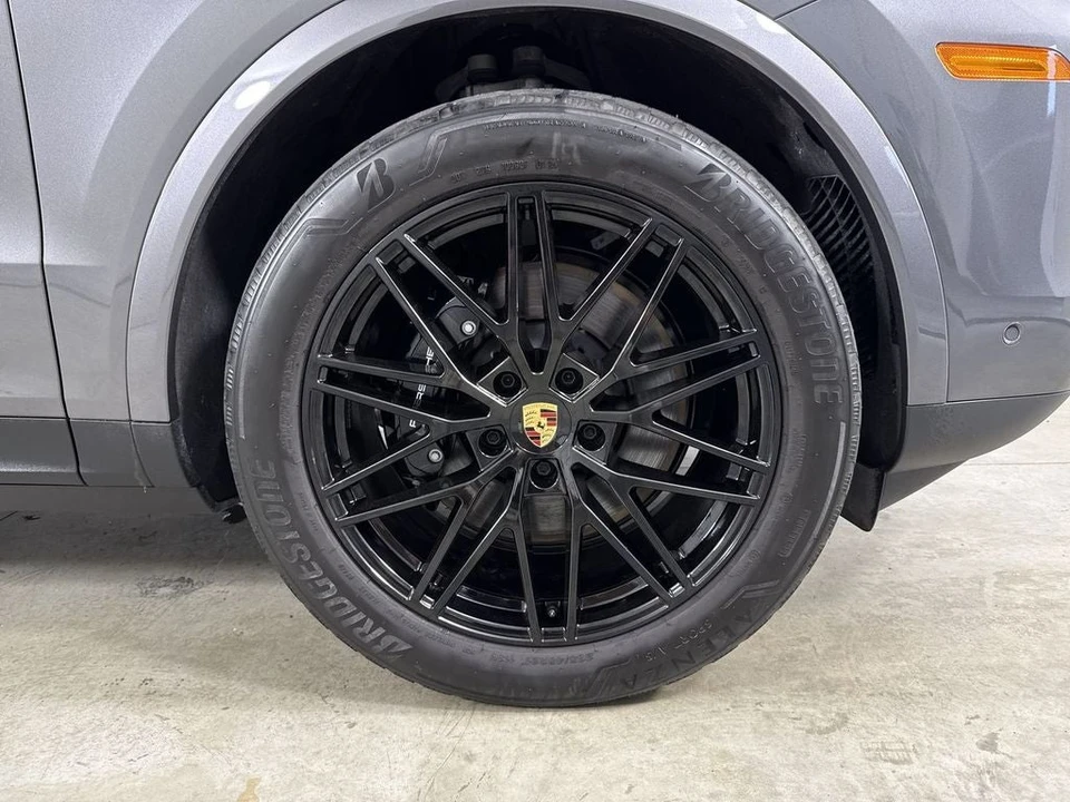 2024 Porsche 9Y0/9Y3 Cayenne Coupe - Image 15 of 31