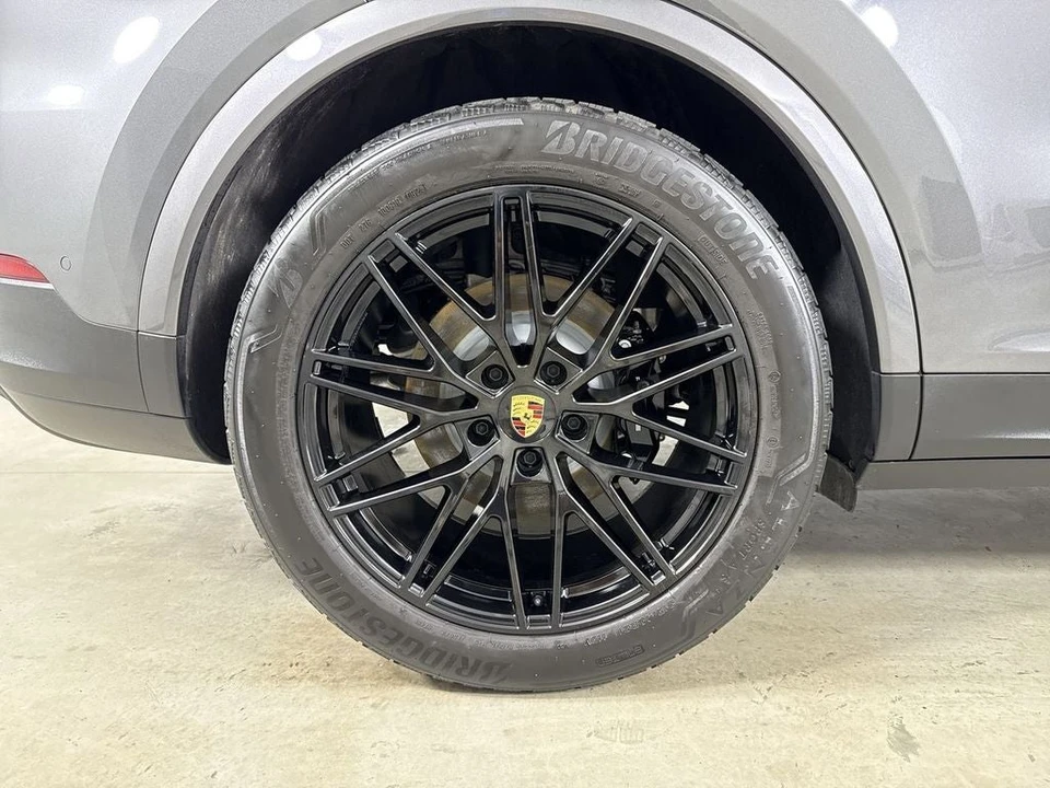 2024 Porsche 9Y0/9Y3 Cayenne Coupe - Image 16 of 31