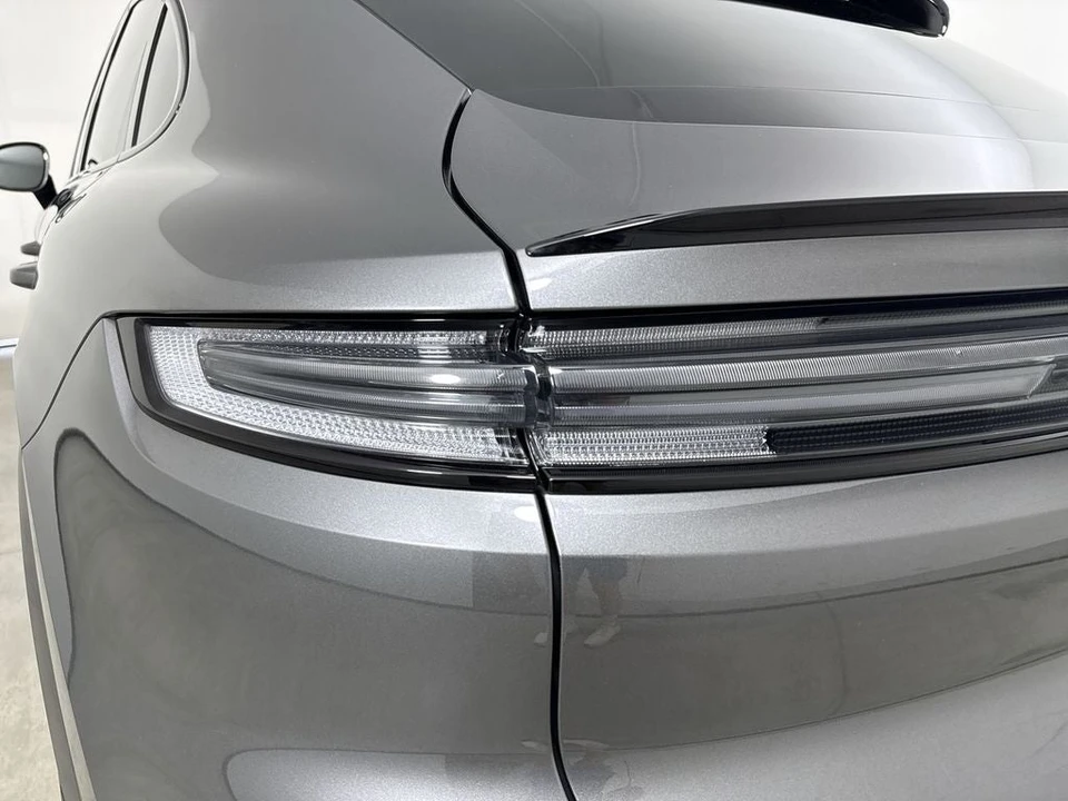 2024 Porsche 9Y0/9Y3 Cayenne Coupe - Image 17 of 31