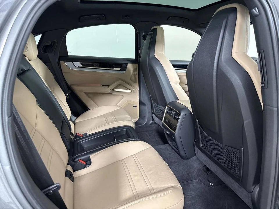 2024 Porsche 9Y0/9Y3 Cayenne Coupe - Image 24 of 31