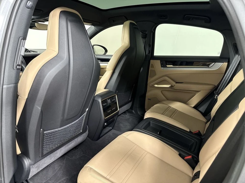 2024 Porsche 9Y0/9Y3 Cayenne Coupe - Image 25 of 31