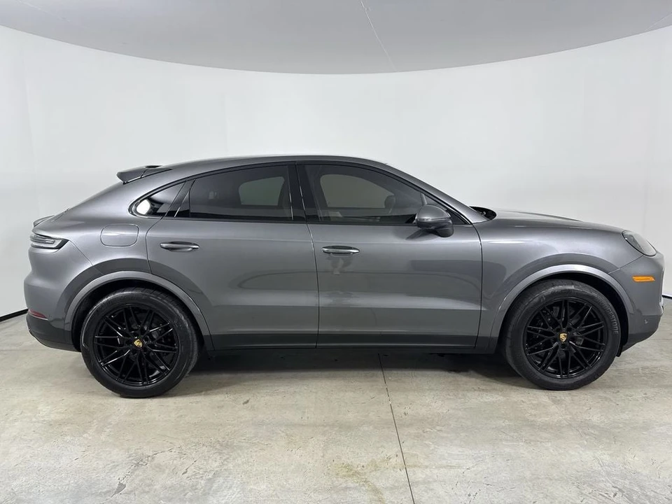2024 Porsche 9Y0/9Y3 Cayenne Coupe - Image 8 of 31