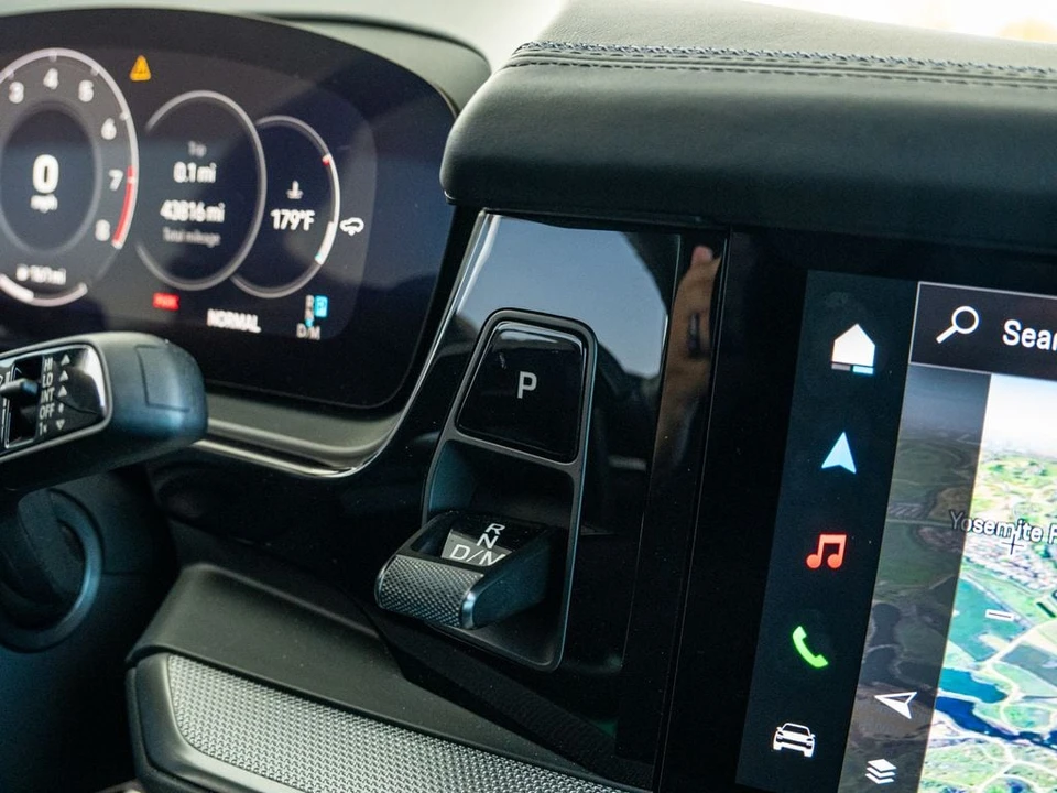 2024 Porsche 9Y0/9Y3 Cayenne Coupe - Image 10 of 28