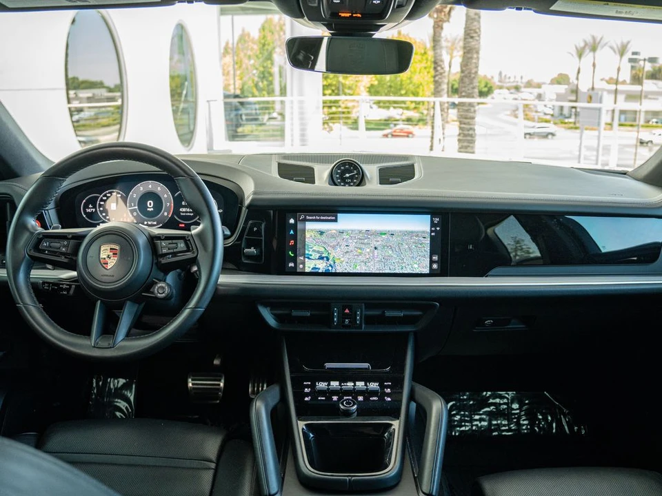 2024 Porsche 9Y0/9Y3 Cayenne Coupe - Image 16 of 28
