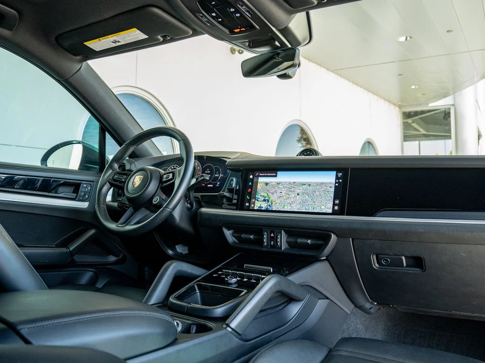 2024 Porsche 9Y0/9Y3 Cayenne Coupe - Image 18 of 28