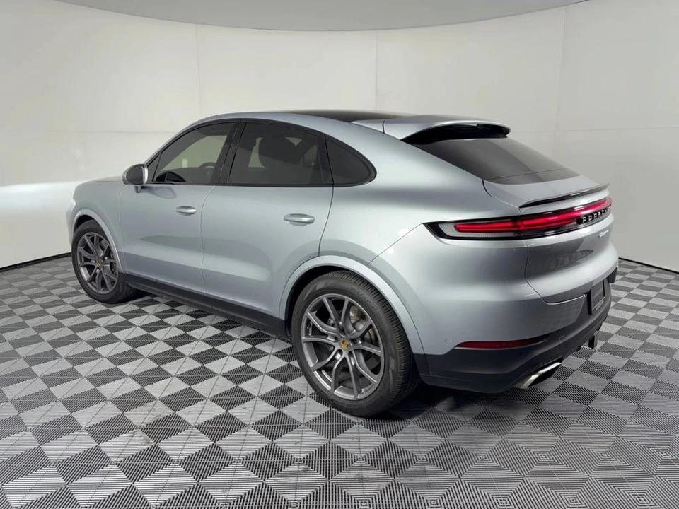2024 Porsche 9Y0/9Y3 Cayenne Coupe - Image 3 of 4