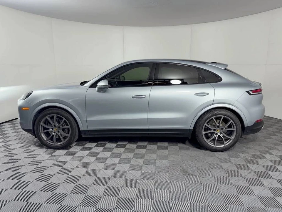 2024 Porsche 9Y0/9Y3 Cayenne Coupe - Image 2 of 4