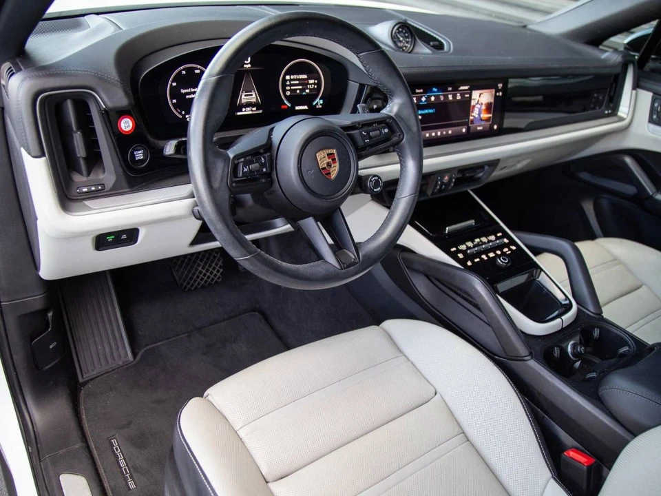 2024 Porsche 9Y0/9Y3 Cayenne Coupe - Image 4 of 4