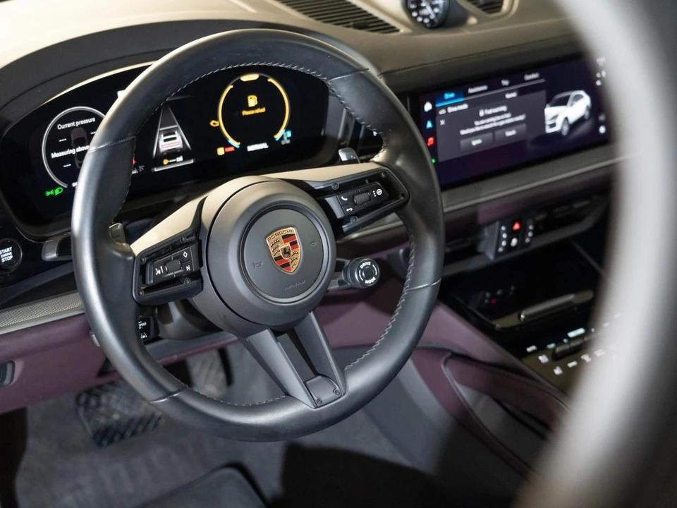 2024 Porsche 9Y0/9Y3 Cayenne Coupe - Image 15 of 29