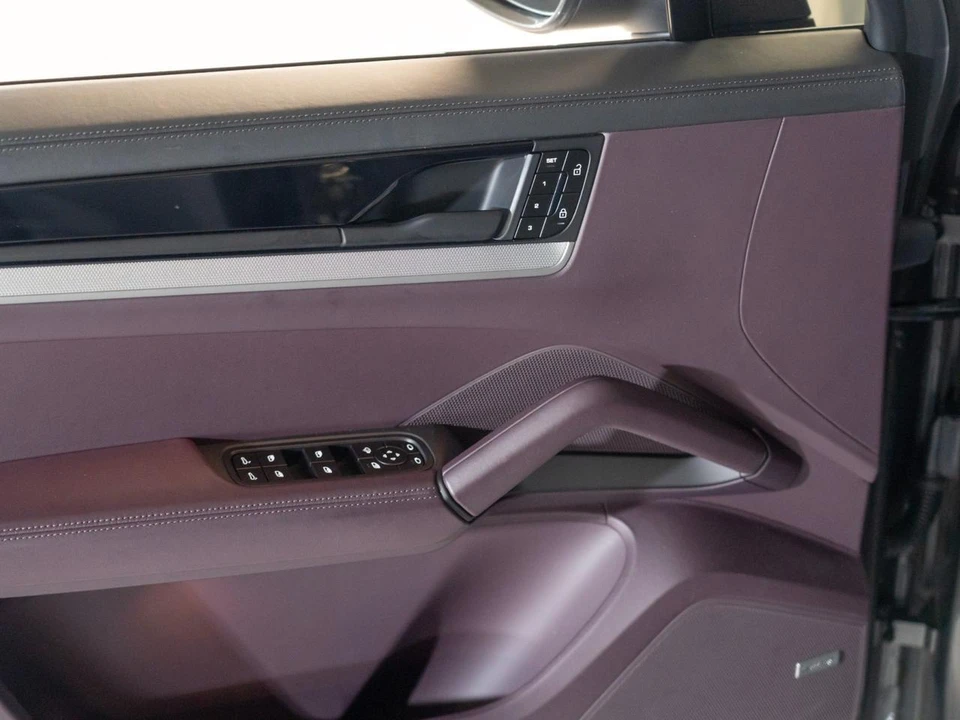2024 Porsche 9Y0/9Y3 Cayenne Coupe - Image 17 of 29
