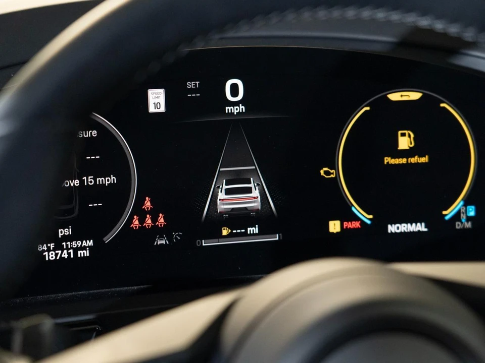 2024 Porsche 9Y0/9Y3 Cayenne Coupe - Image 19 of 29
