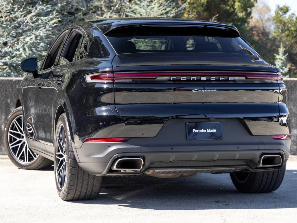 2024 Porsche 9Y0/9Y3 Cayenne Coupe - Image 3 of 4