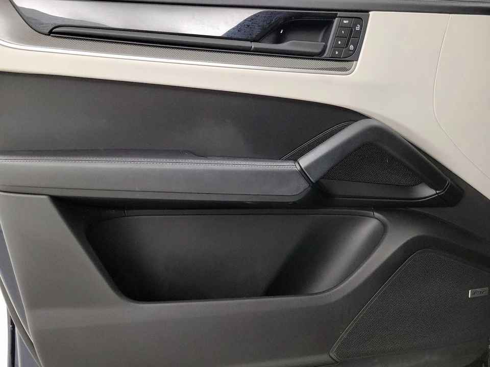 2024 Porsche 9Y0/9Y3 Cayenne Coupe - Image 13 of 27