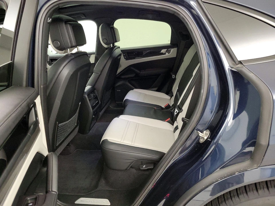 2024 Porsche 9Y0/9Y3 Cayenne Coupe - Image 21 of 27