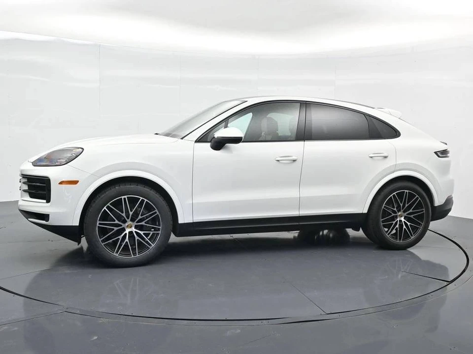 2024 Porsche 9Y0/9Y3 Cayenne Coupe - Image 2 of 4