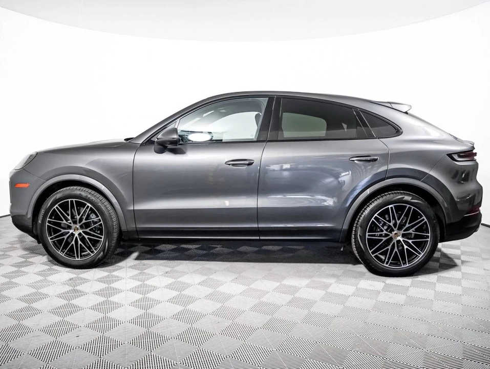 2024 Porsche 9Y0/9Y3 Cayenne Coupe - Image 2 of 4