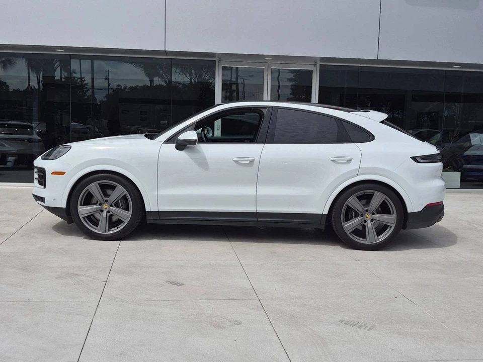 2024 Porsche 9Y0/9Y3 Cayenne Coupe - Image 2 of 4