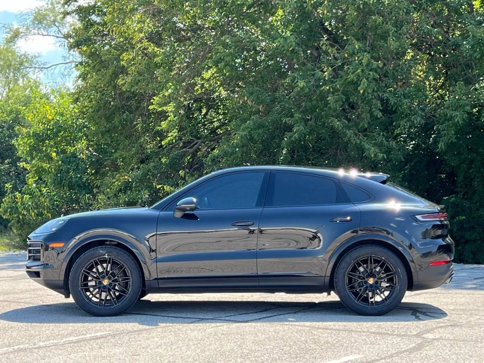 2024 Porsche 9Y0/9Y3 Cayenne Coupe - Image 2 of 4