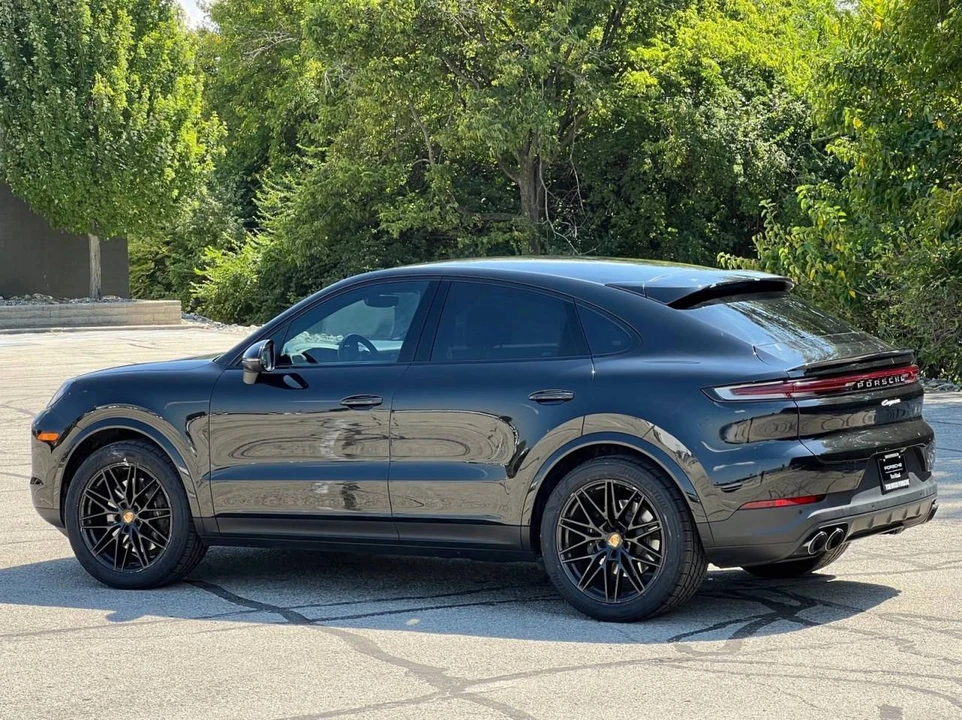 2024 Porsche 9Y0/9Y3 Cayenne Coupe - Image 3 of 4