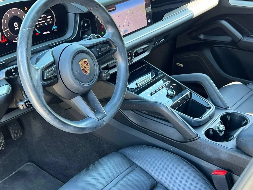 2024 Porsche 9Y0/9Y3 Cayenne Coupe - Image 4 of 4
