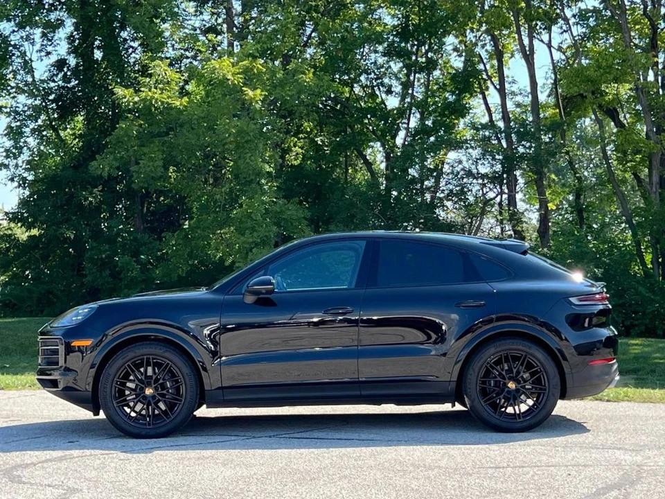2024 Porsche 9Y0/9Y3 Cayenne Coupe - Image 2 of 4