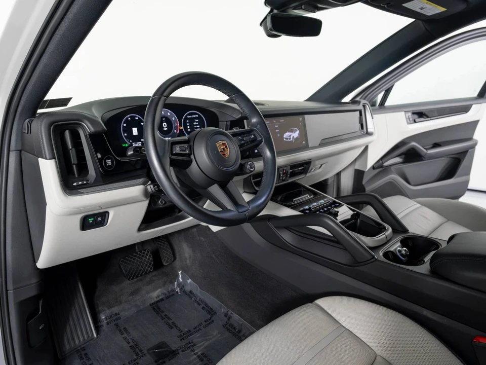 2024 Porsche 9Y0/9Y3 Cayenne Coupe - Image 4 of 4