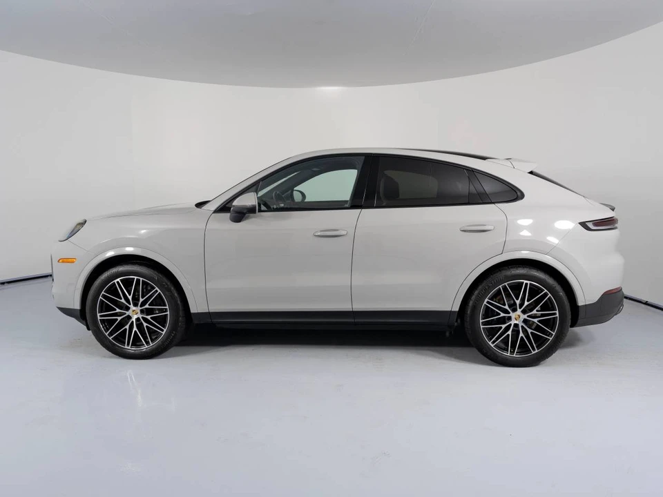 2024 Porsche 9Y0/9Y3 Cayenne Coupe - Image 2 of 4