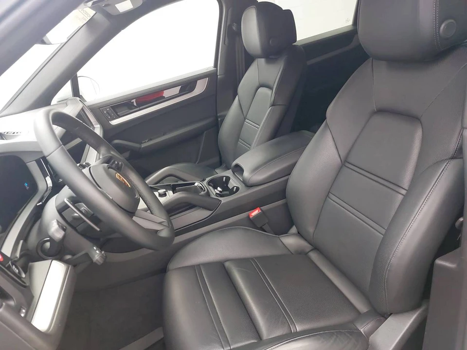 2024 Porsche 9Y0/9Y3 Cayenne Coupe - Image 5 of 5