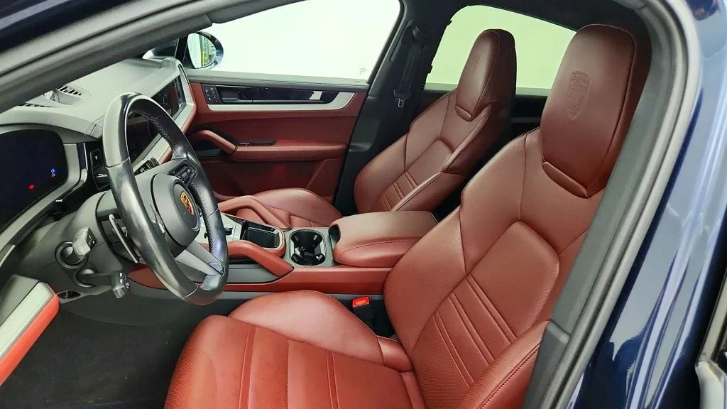 2024 Porsche 9Y0/9Y3 Cayenne Coupe - Image 19 of 24